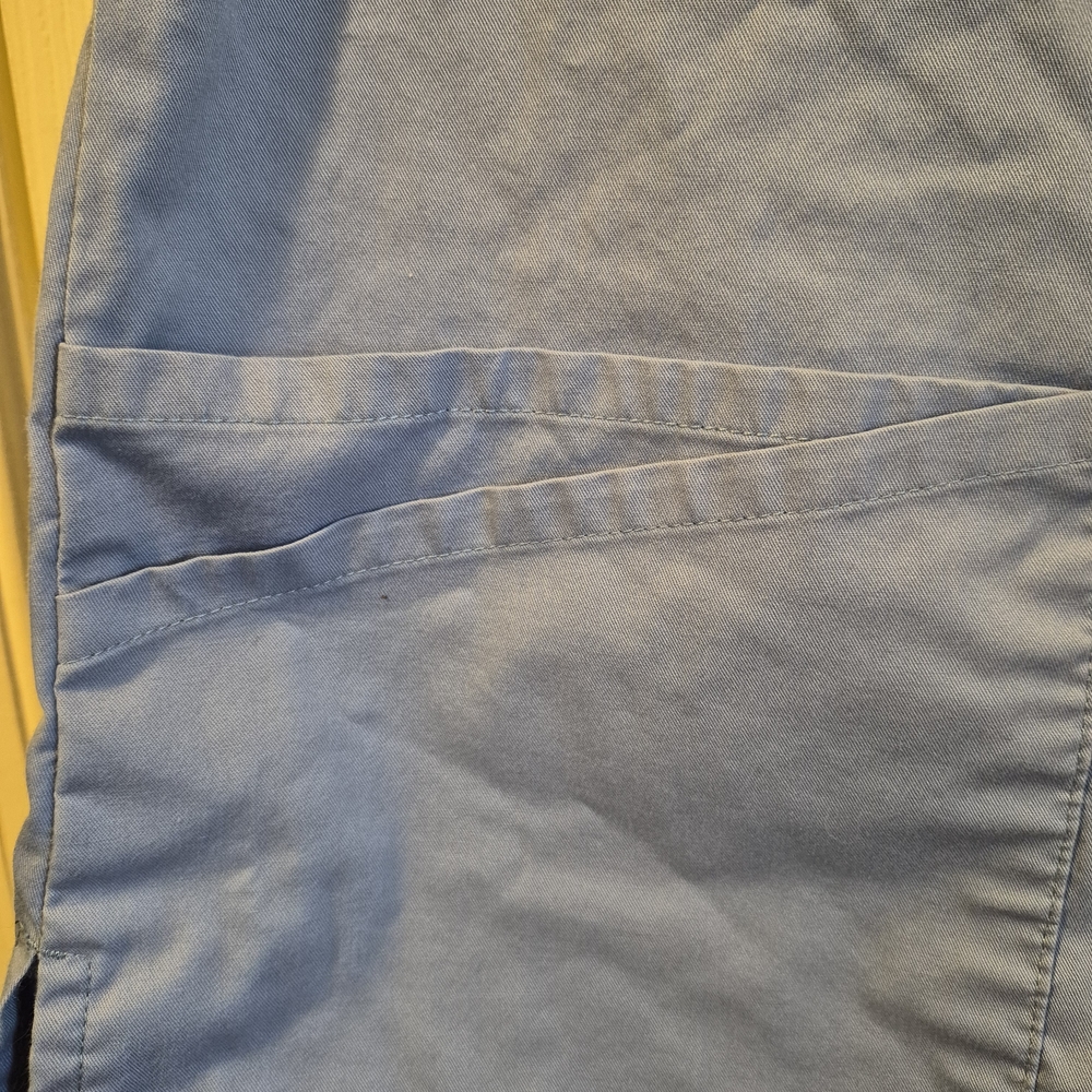 Butter-Soft Stretch Blue Scrub Set - Picture 4 of 10